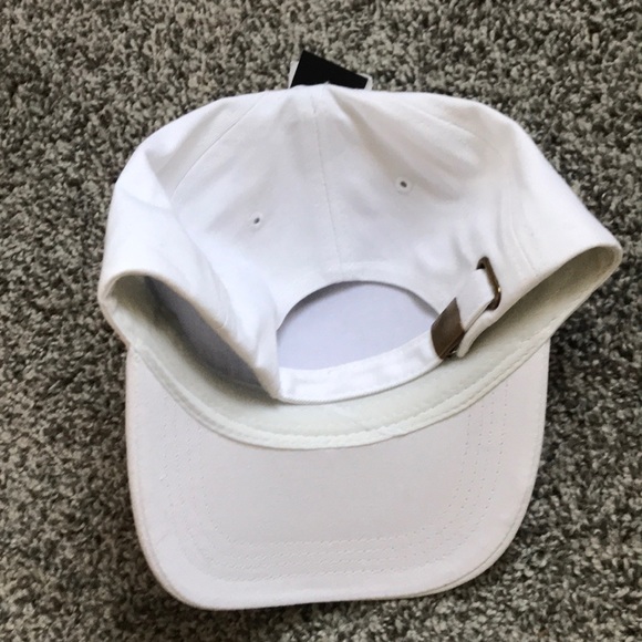 NWT hat *items w ❤️ bundle two for $8* - Picture 3 of 4